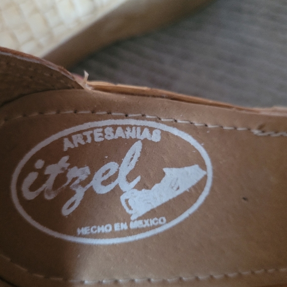 Sandals - Picture 3 of 4